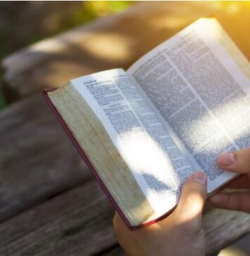 Educación entregará Libros y biblias para enseñar a convivir sin importar diferencias