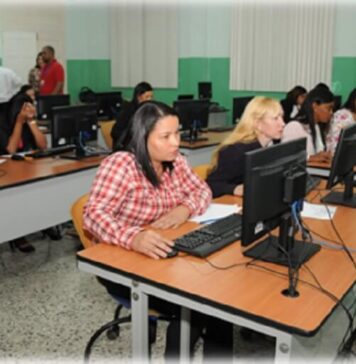 Minerd sale de conflicto Bienestar Estudiantil y entra al de Oposición Docente