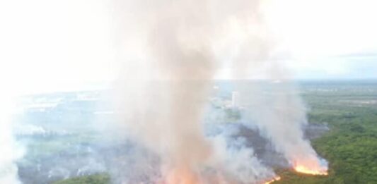 Autoridades controlan fuego registrado en inmediaciones de Playa Juanillo